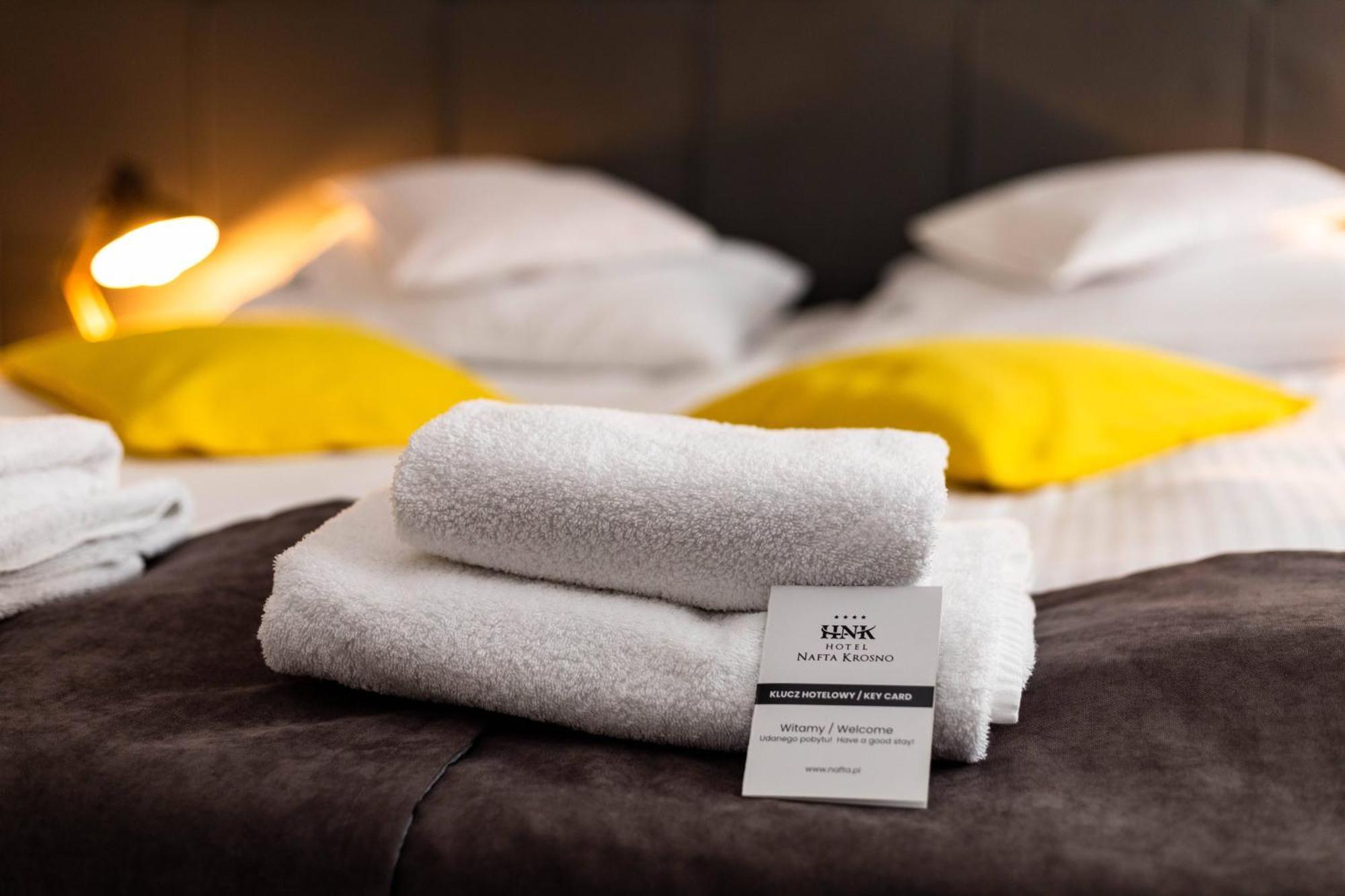 Hotel Nafta クロスノ エクステリア 写真